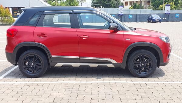 MARUTI VITARA BREZZA ZDI+ DUAL TONE - Image 5