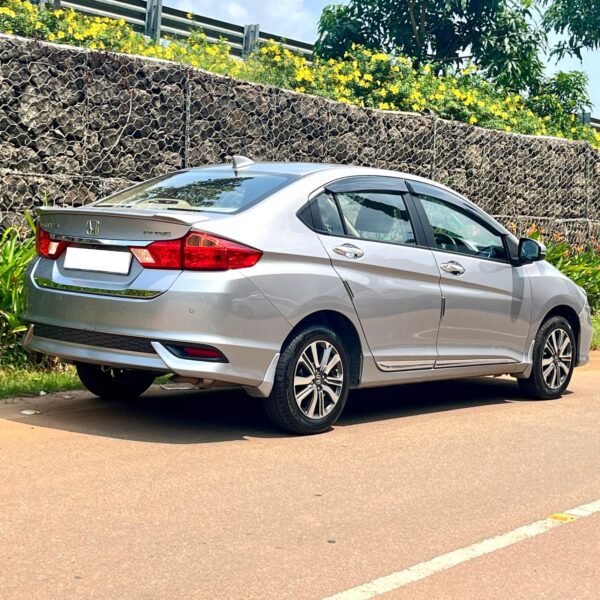HONDA CITY 1.5 V MT(I-VTEC) - Image 4
