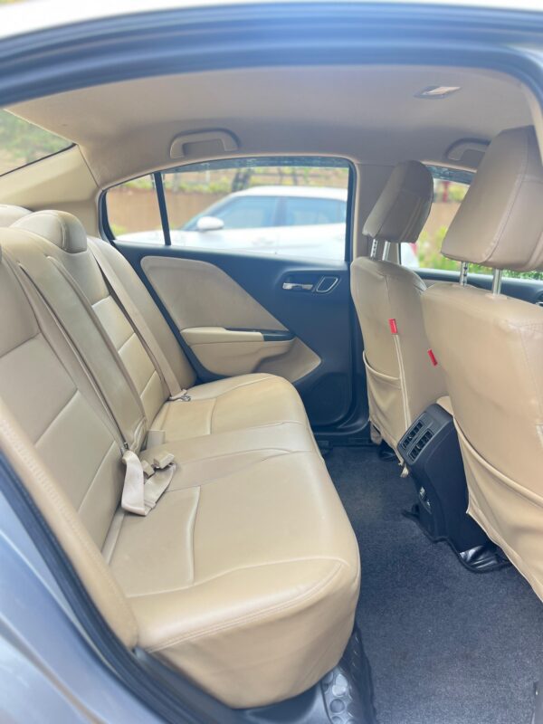 HONDA CITY 1.5 V MT(I-VTEC) - Image 8