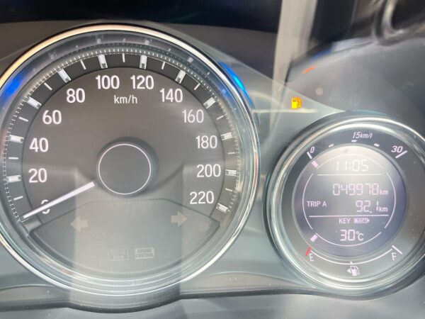 HONDA CITY 1.5 V MT(I-VTEC) - Image 9