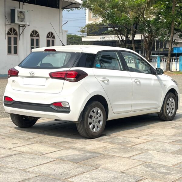 HYUNDAI I20 MAGNA +VTVT - Image 4