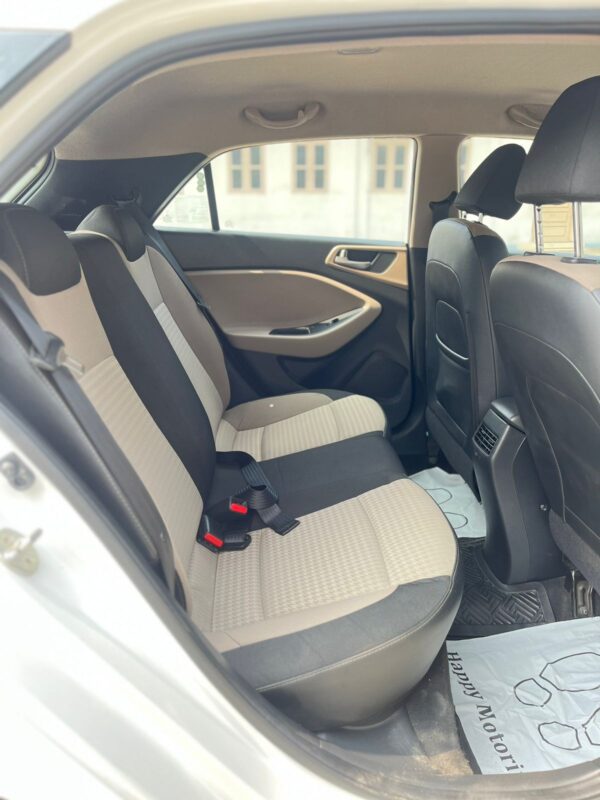 HYUNDAI I20 MAGNA +VTVT - Image 8