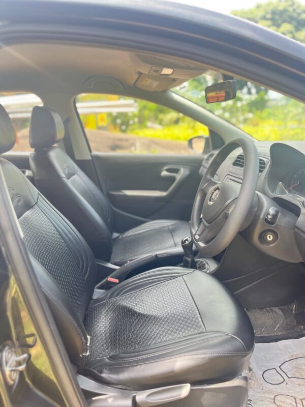 VOLKWAGEN AMEO 1.0L COMFORT LINE - Image 6