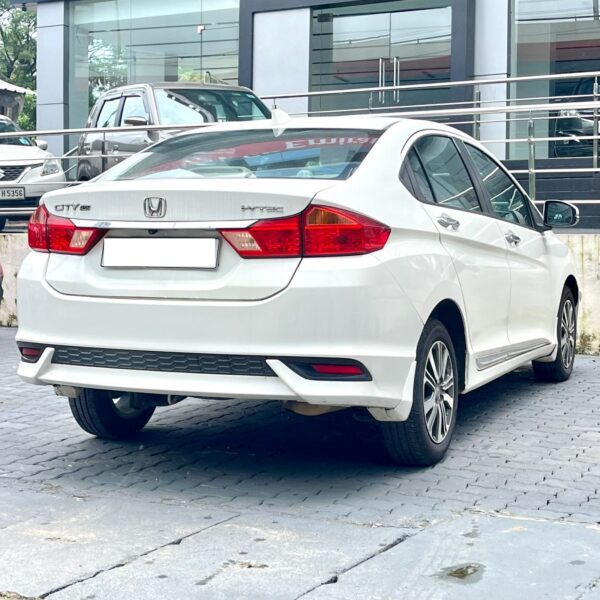HONDA CITY 1.5 V MT (I-VTEC) - Image 4