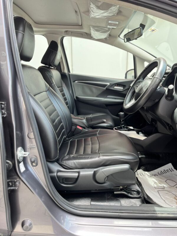 HONDA WR V 1.5 VX MT (I-DTEC) - Image 8