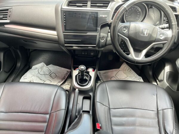 HONDA WR V 1.5 VX MT (I-DTEC) - Image 10