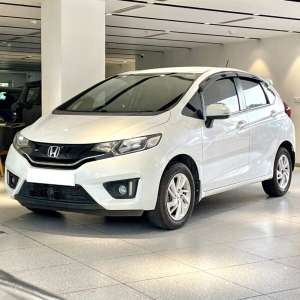 HONDA JAZZ 1.2 V MT (I-VTEC) - Image 2