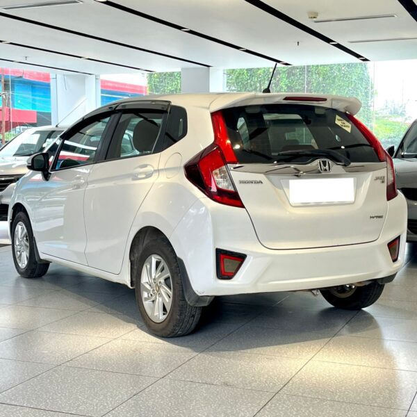 HONDA JAZZ 1.2 V MT (I-VTEC) - Image 7