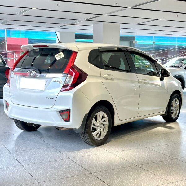 HONDA JAZZ 1.2 V MT (I-VTEC) - Image 5
