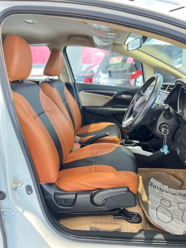 HONDA JAZZ 1.2 V MT (I-VTEC) - Image 8